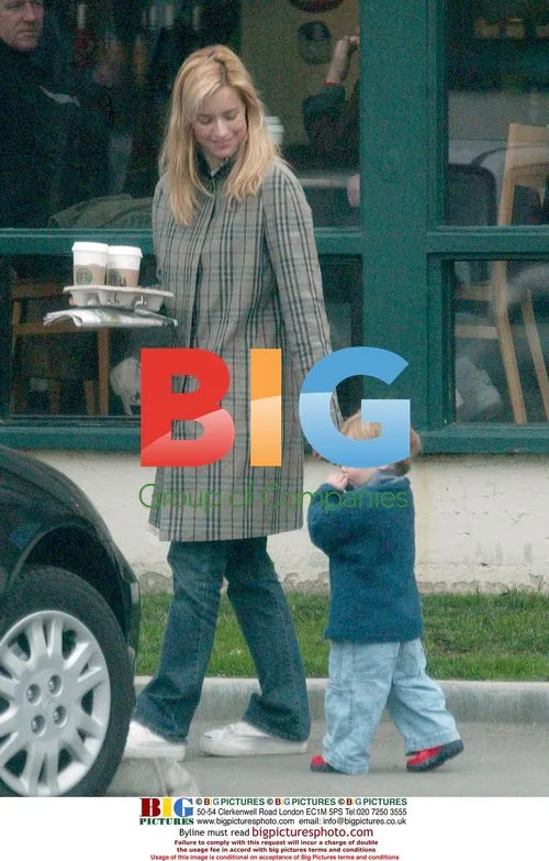 T'ea Leoni with son Kyd in Malibu