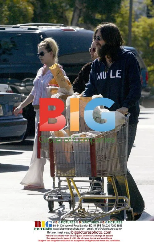 Kate Hudson and Chris Robinson Grocery Shopping