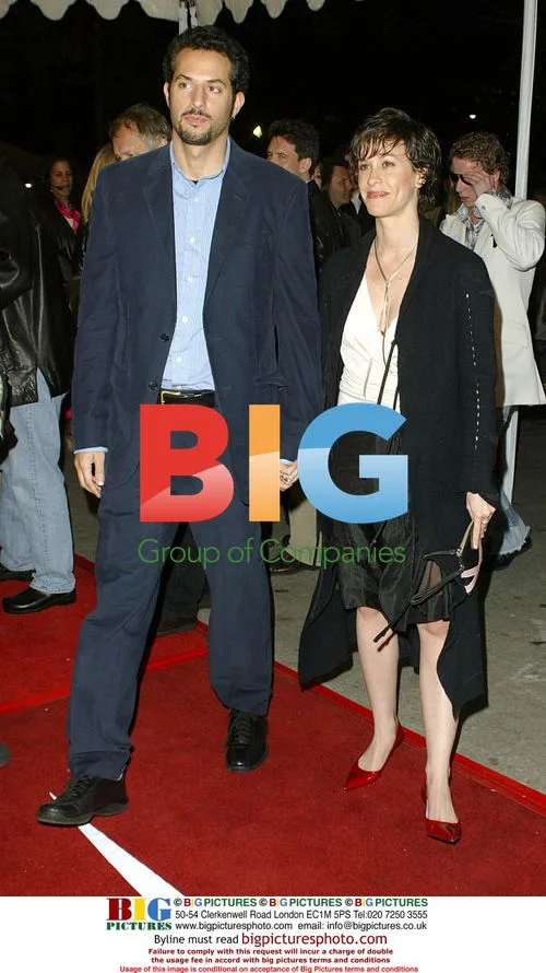 Alanis Morissette & Guy Oseary at 'Starsky & Hutch' Premiere