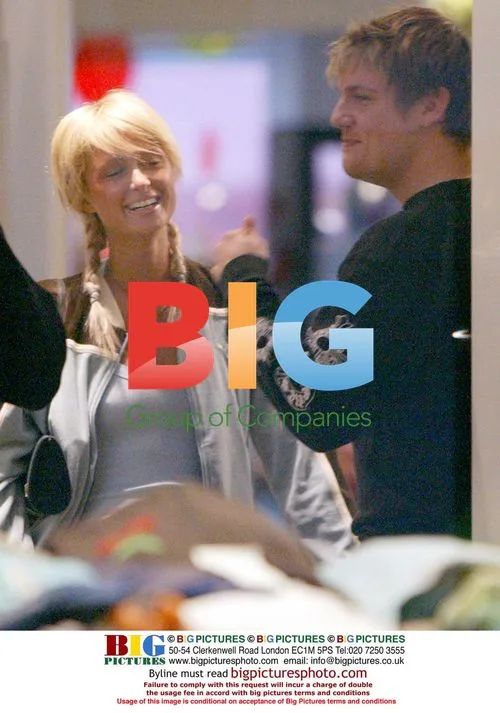Paris Hilton and Nick Carter Shopping
