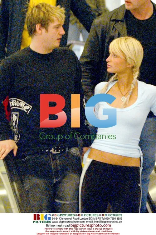 Paris Hilton and Nick Carter Shopping