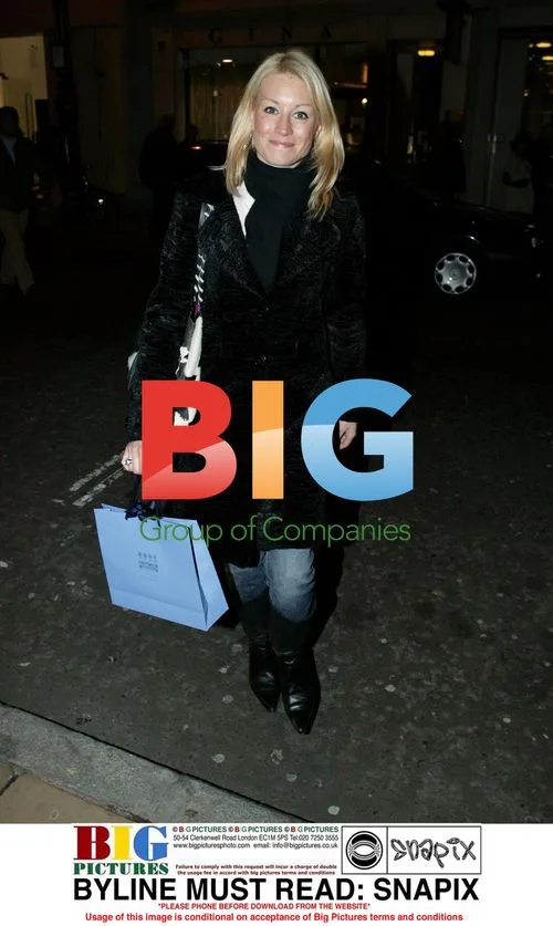 Denise Van Outen Shopping at Gina