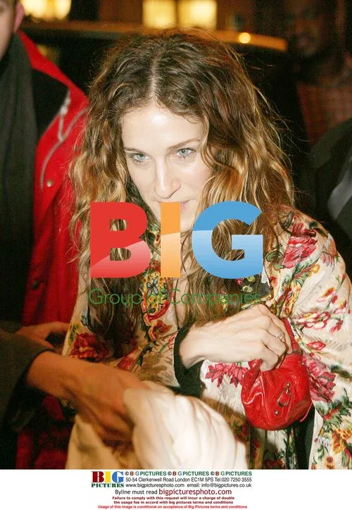 Sarah Jessica Parker & Son Dine in Paris