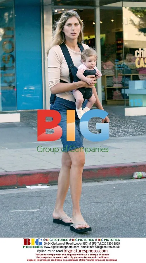 Gabrielle Reese and Daughter Shopping
