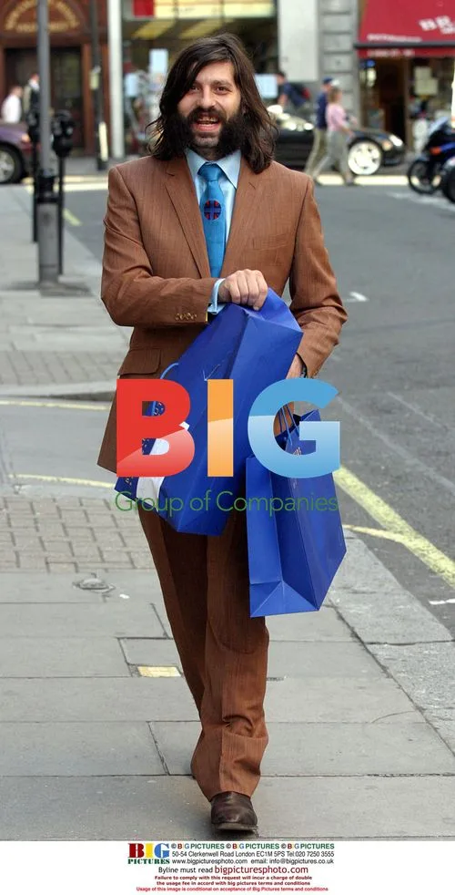 Aaron Barschak Turns Camera Shy in London