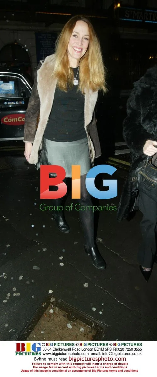 Jerri Hall Leaves London Restaurant