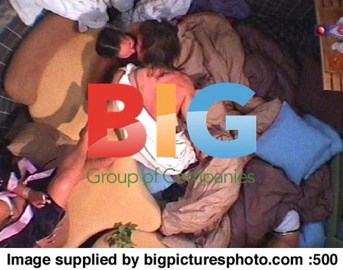 Big Brother 5 Contestants Kissing