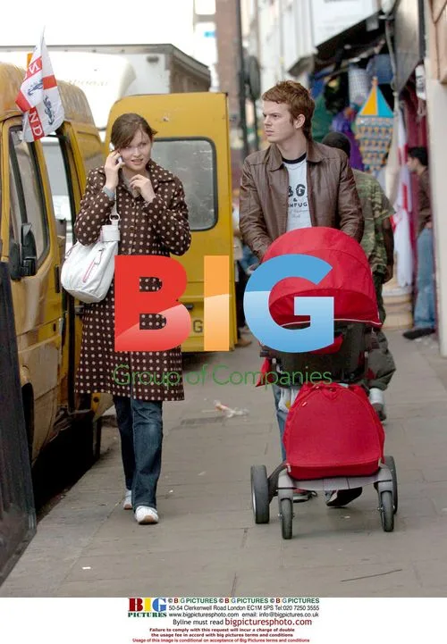 Sophie Ellis Bextor Shopping in Notting Hill