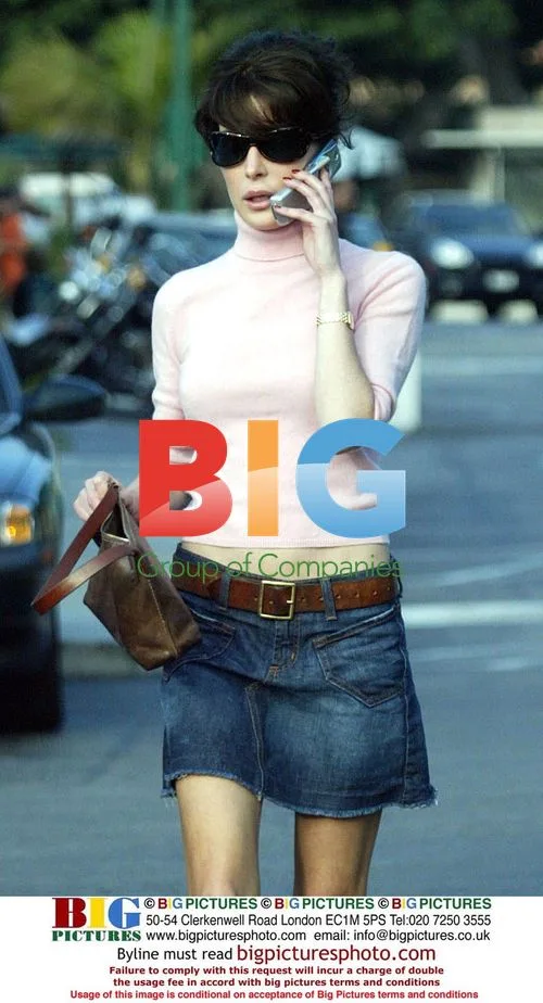 Lara Flynn Boyle in Malibu