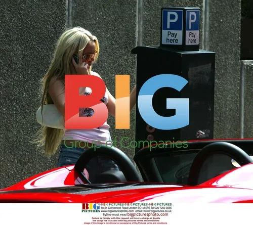 Jennifer Ellison Shopping in Knightsbridge