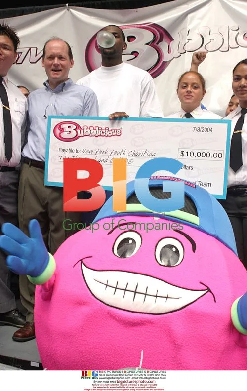 Lebron James Promotes Bubblicious Gum