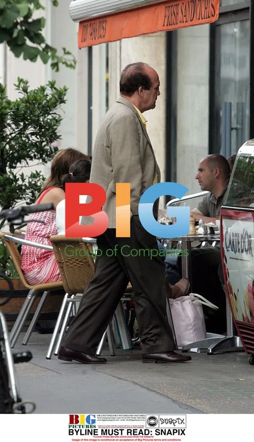 Mickey Duff Spotted Grabbing Bite to Eat