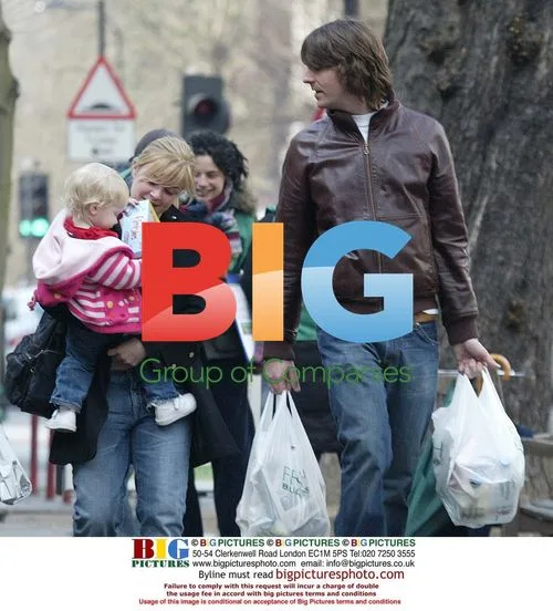 Gail Porter Hipgrave and Family Shopping in London