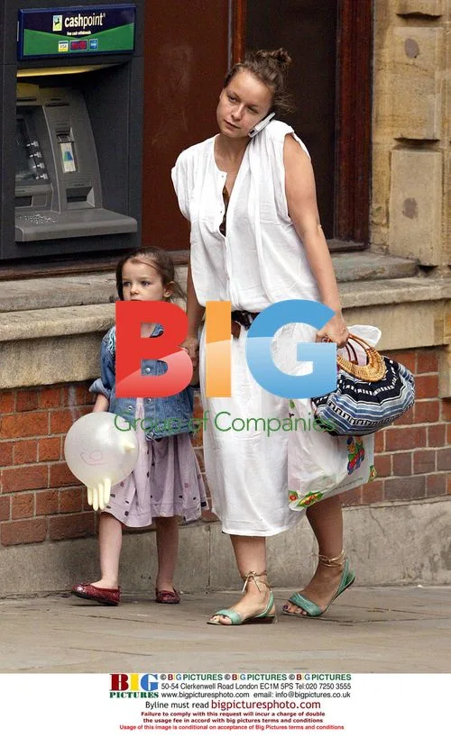 Samantha Morton and daughter out shopping