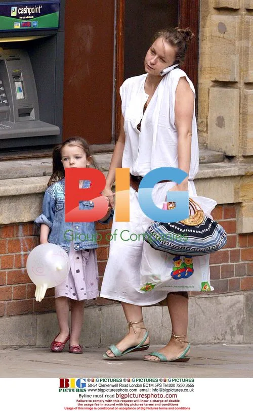 Samantha Morton out shopping with daughter