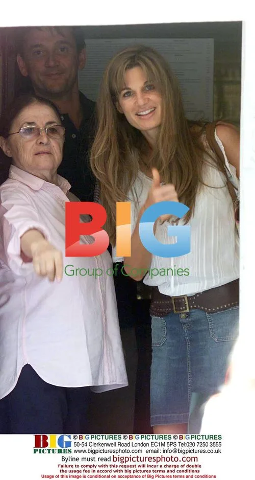 Jemima Goldsmith visits dentist