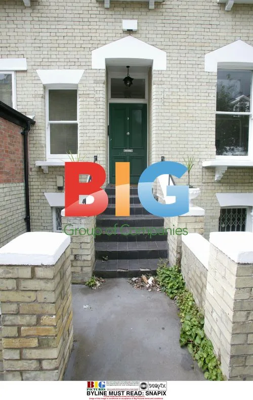 Jacques Santini House Hunting in London