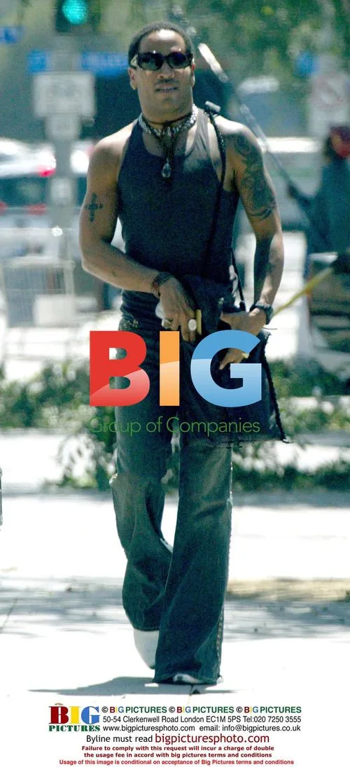 Lenny Kravitz Shopping in Beverly Hills
