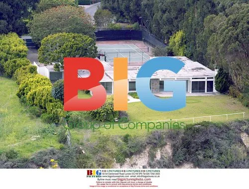 Julia Roberts & Danny Moder's New Malibu Home