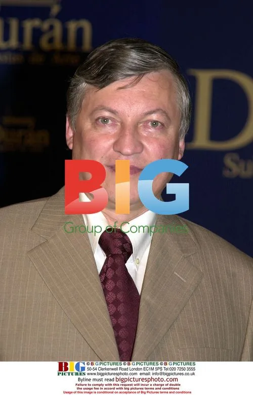 Anatoly Karpov Plays Chess Exhibition in Madrid