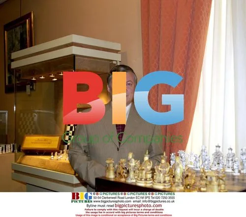 Anatoly Karpov Plays Chess Exhibition in Madrid