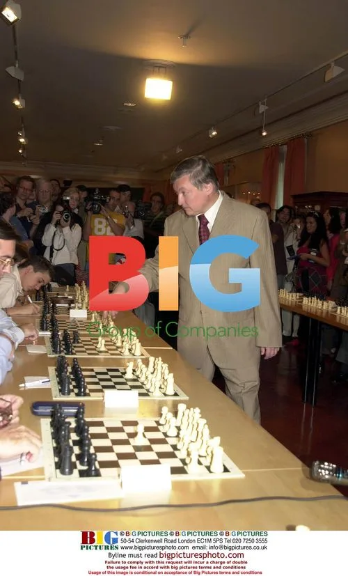 Anatoly Karpov Plays Chess Exhibition in Madrid