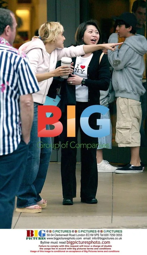 Britney Murphy out shopping with family