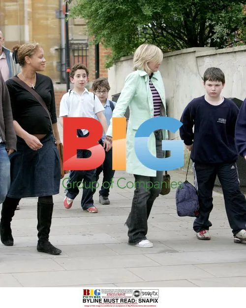 Pregnant Angela Griffin Meeting Up With Lisa Faulkner