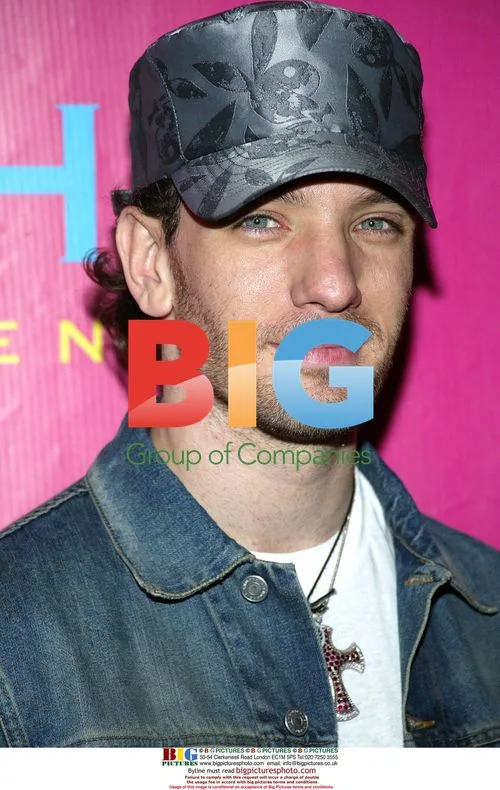 Singer JC CHASEZ arriving at birthday celebration