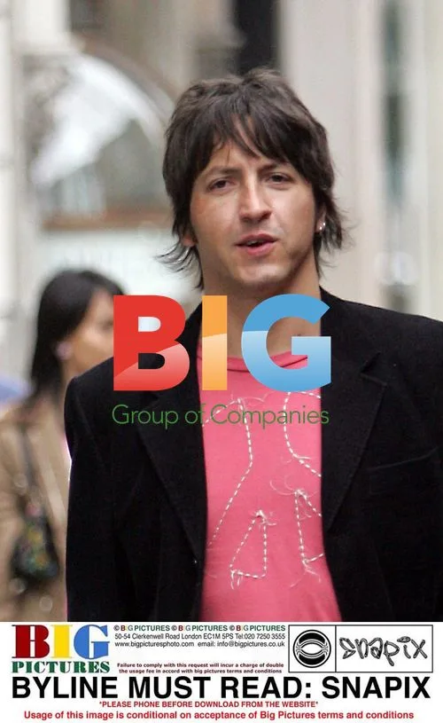 Gem Archer of Oasis Walking