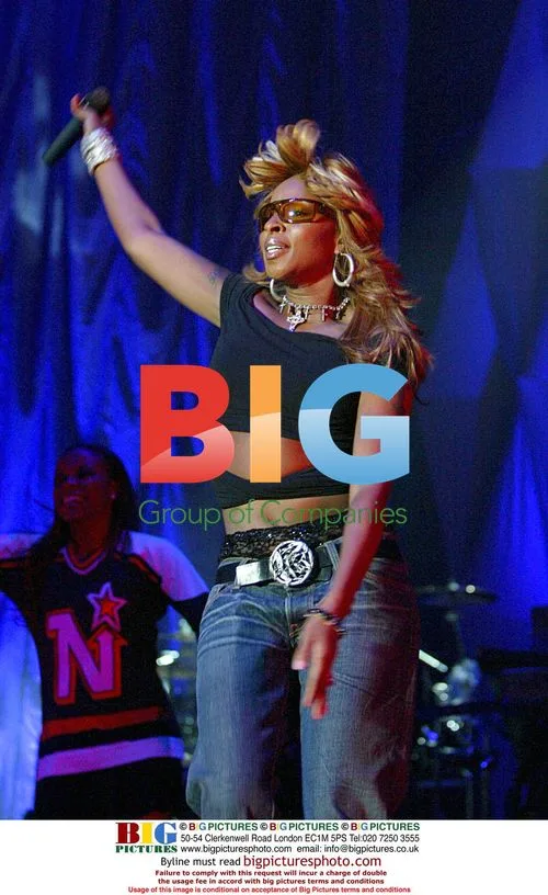 Mary J Blige Performing Live in Manchester