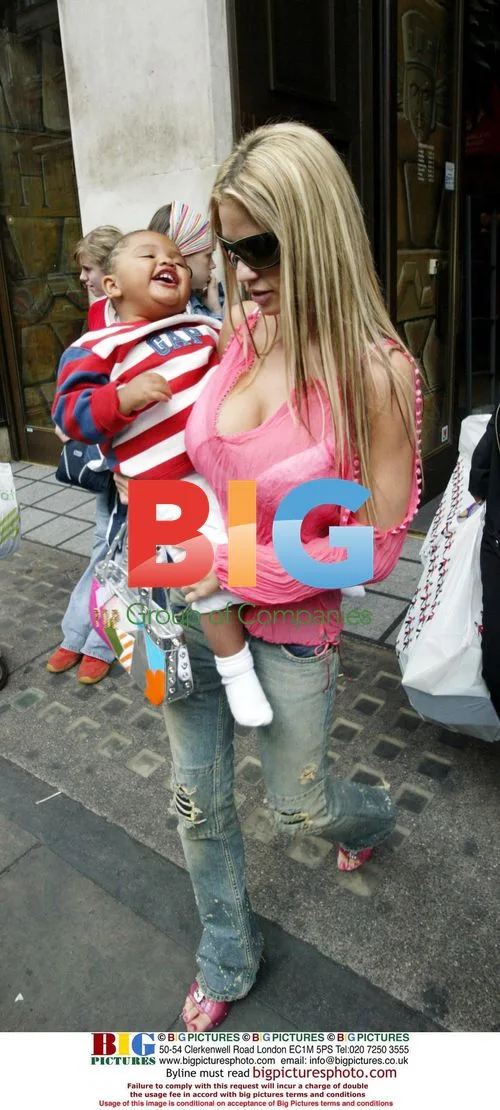 Jordan and Peter Andre shopping for baby Harvey