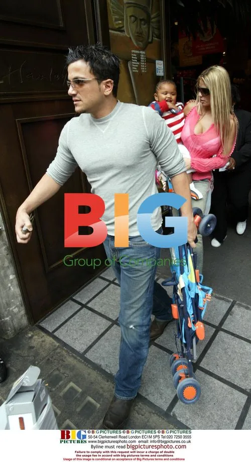 Jordan and Peter Andre Shopping
