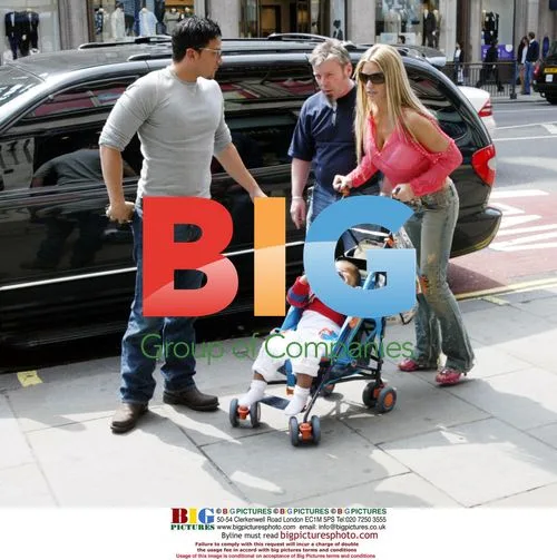 Jordan and Peter Andre shopping for baby