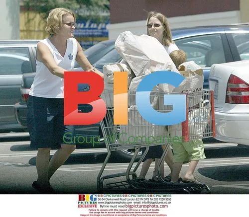 Jodie Foster goes shopping with son Charles
