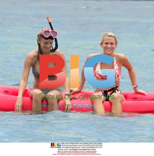 Former Bachelor contestants in Hawaii