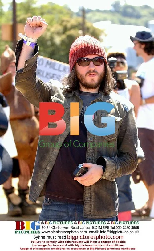Badly Drawn Boy at Glastonbury 2004
