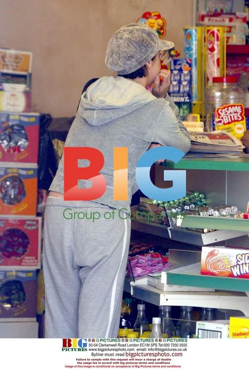 Troubled Eastenders Actress Elaine Lordan Seen Visiting Local Off Licence