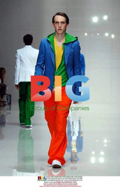 Burberry Spring Summer 2005 Fashion Show
