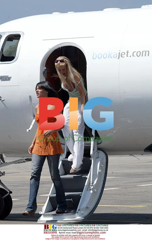 Page 3 Models Arrive in France
