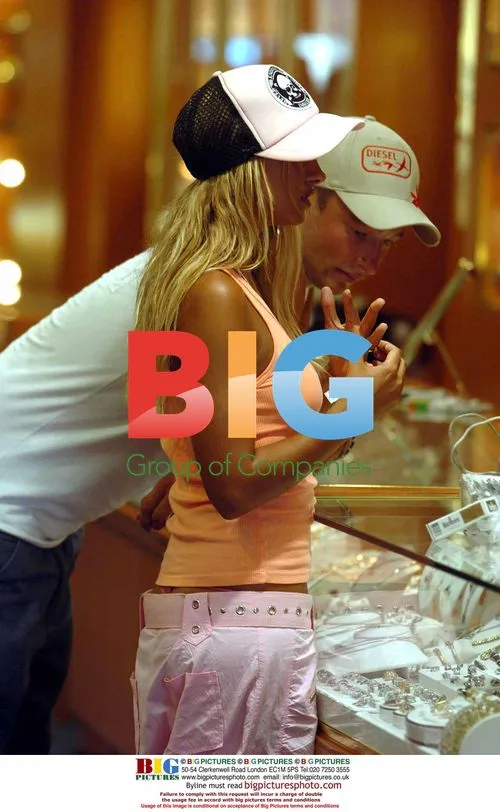 Scott Sullivan and Jodie Marsh Shopping
