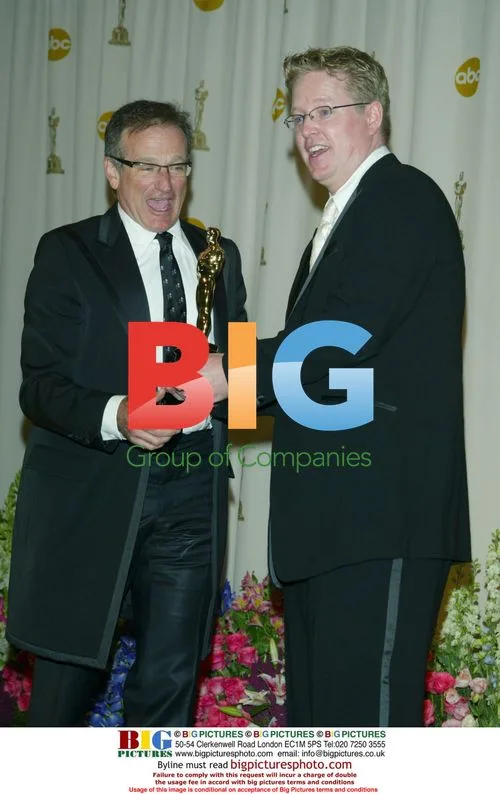 Andrew Stanton with Robin Williams at Oscars 2004