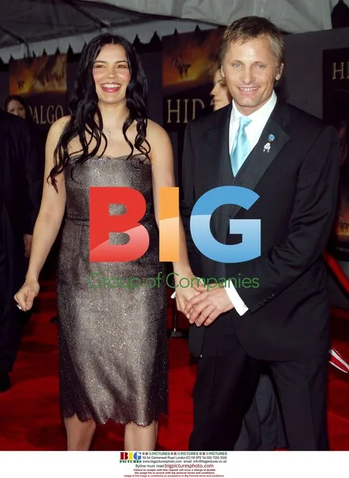 Viggo Mortensen & Zuleikha Robinson at 'Hidalgo' Premiere