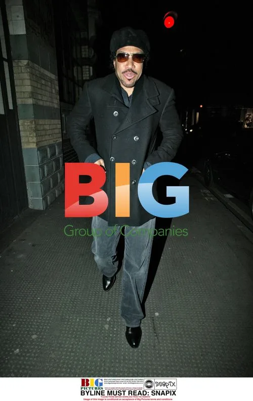 Lionel Ritchie Out Shopping in London