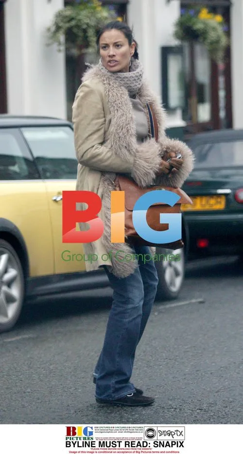 Pregnant TV Presenter Mel Sykes Out in London