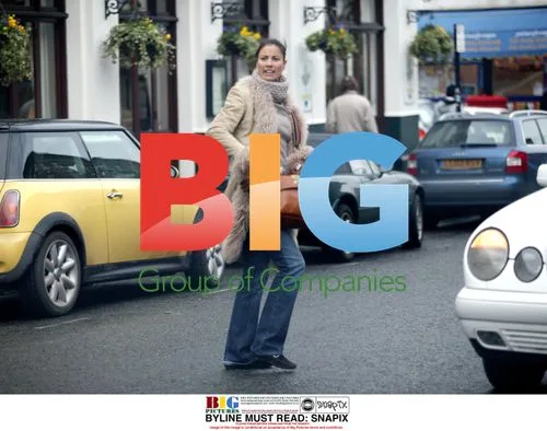 Pregnant TV Presenter Mel Sykes Out in London