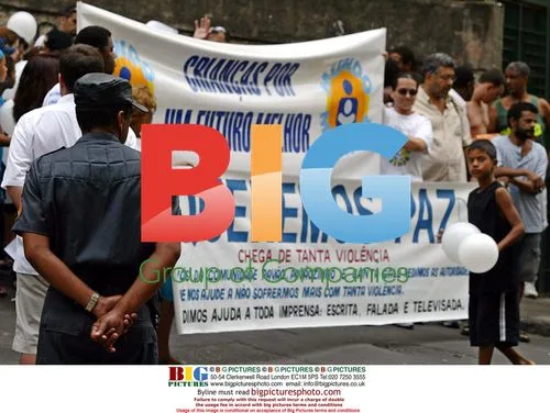 Residents Protest Police Violence in Rio