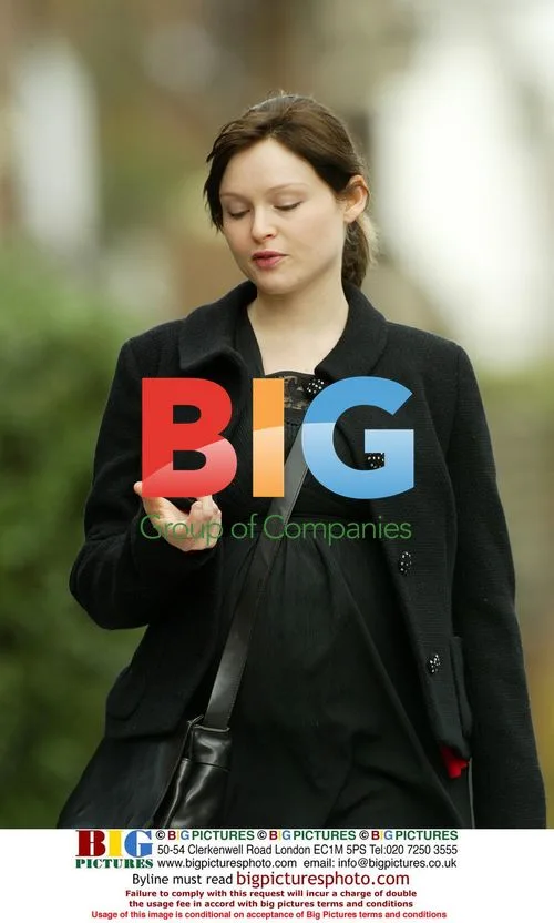 Pregnant Sophie Ellis Bextor out shopping in London