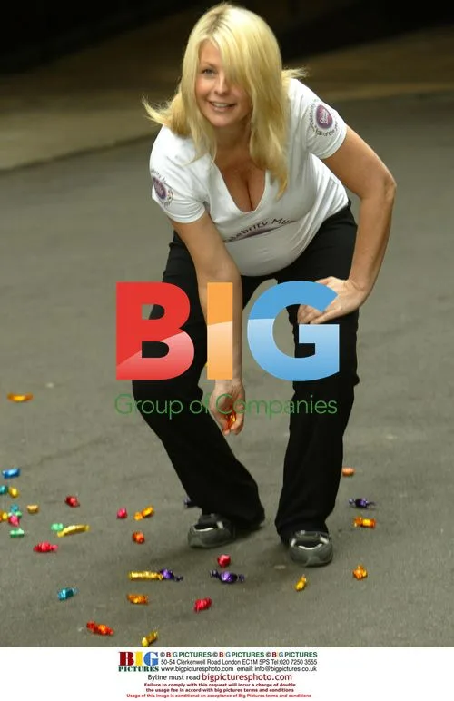 Ulrika Jonsson Wins "Quality Street Celebrity Mum of the Year 2004"