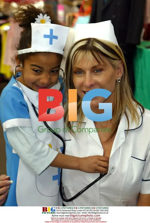 Sharron Davies and Daughter Visit Spitalfields Market
